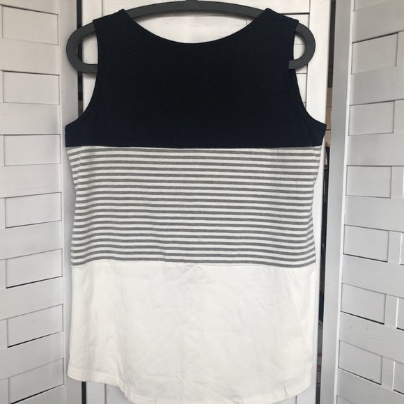 NWT HOUNT SLEEVELESS TANK TOP Tops - NWT HOUNT SLEEVELESS TANK TOP